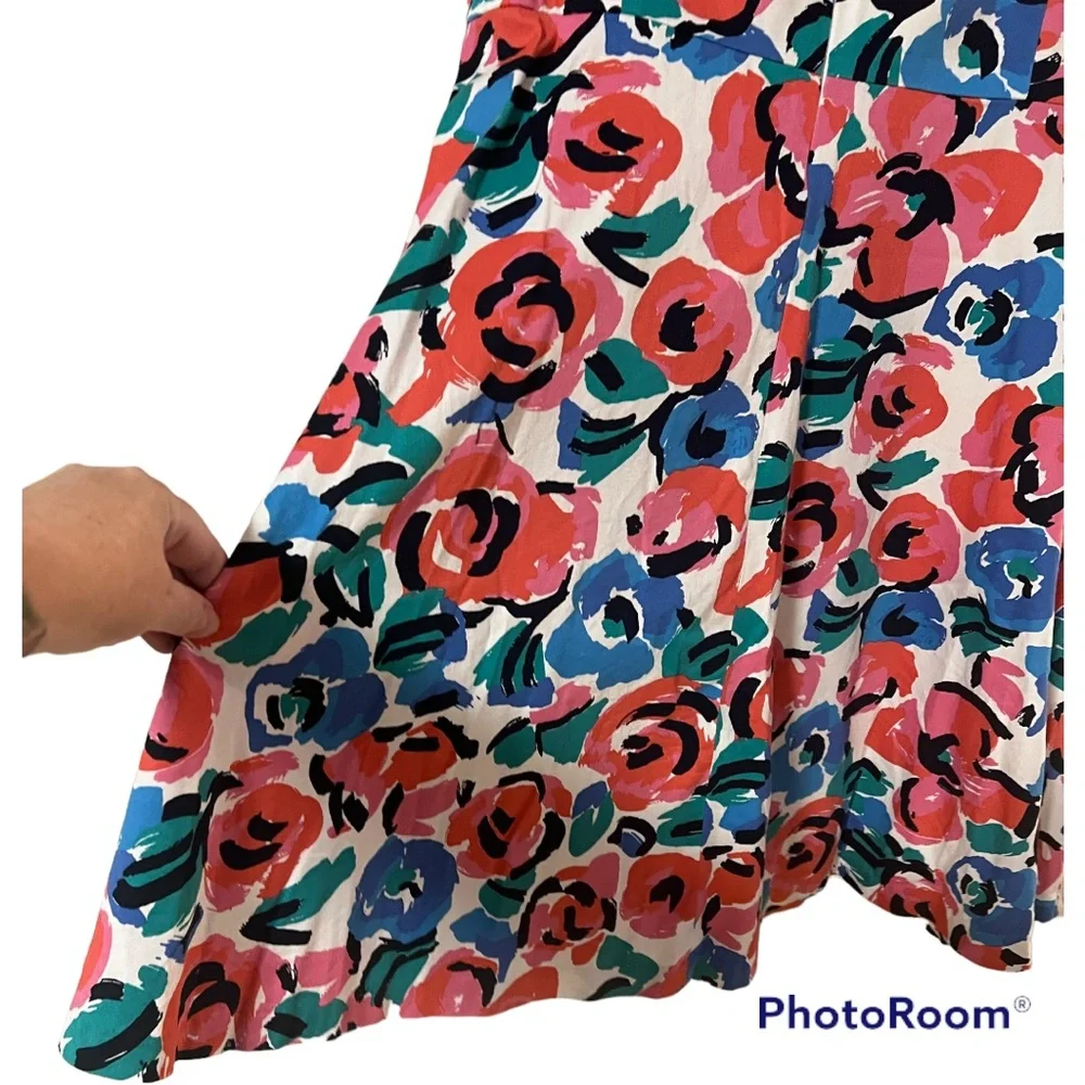 A beautiful floral dress by Tommy Hilfiger in size 12 - Picture 8 of 8
